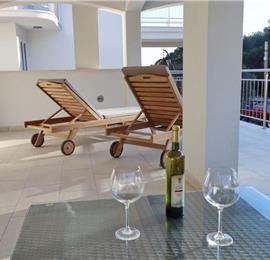 6 Bedroom Beachfront Villa with Heated Pool near Vela Luka on Korcula Island, Sleep 12